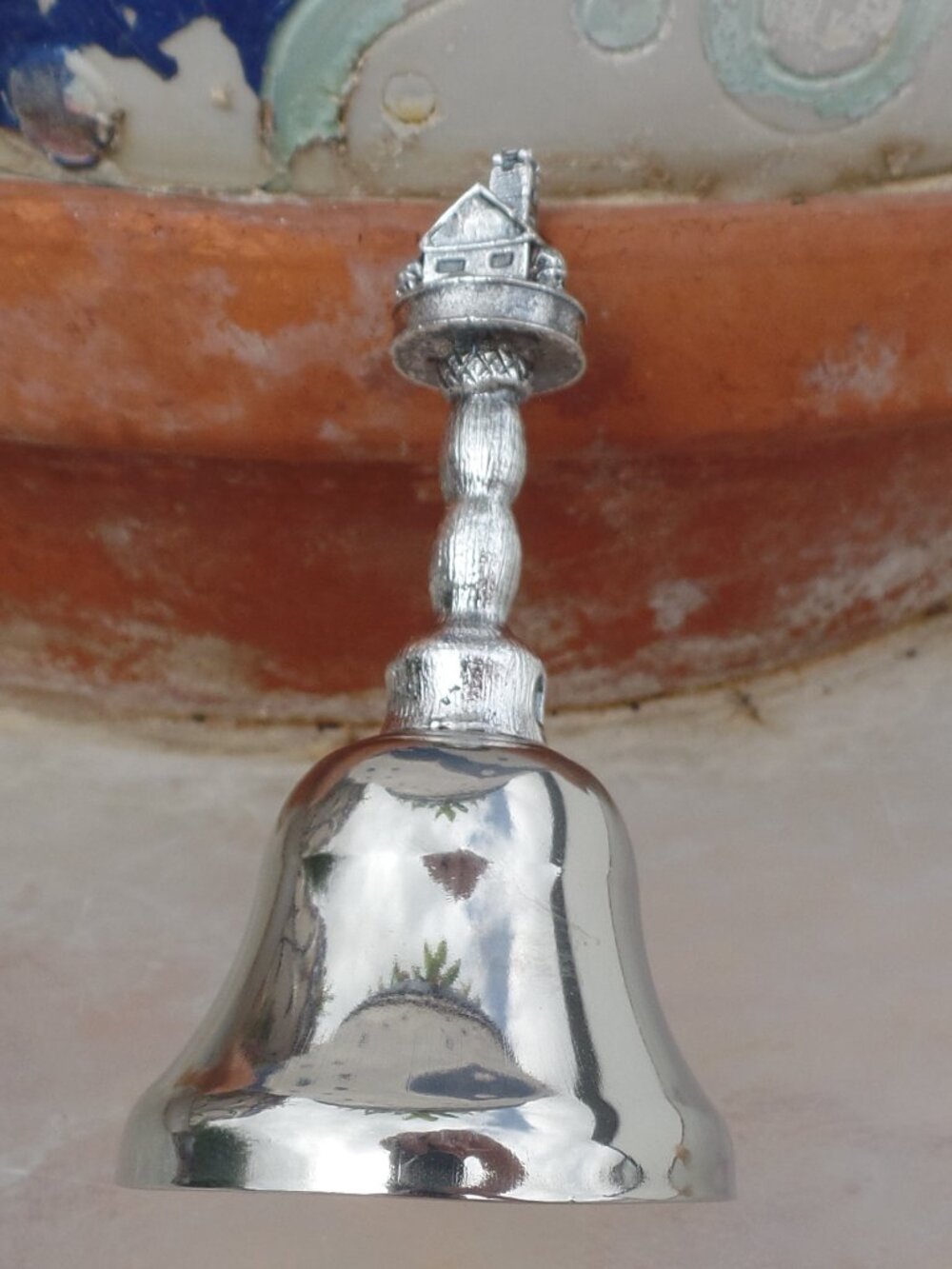 Vintage Treehouse Hand Bell Nickle Top/Tin Bass